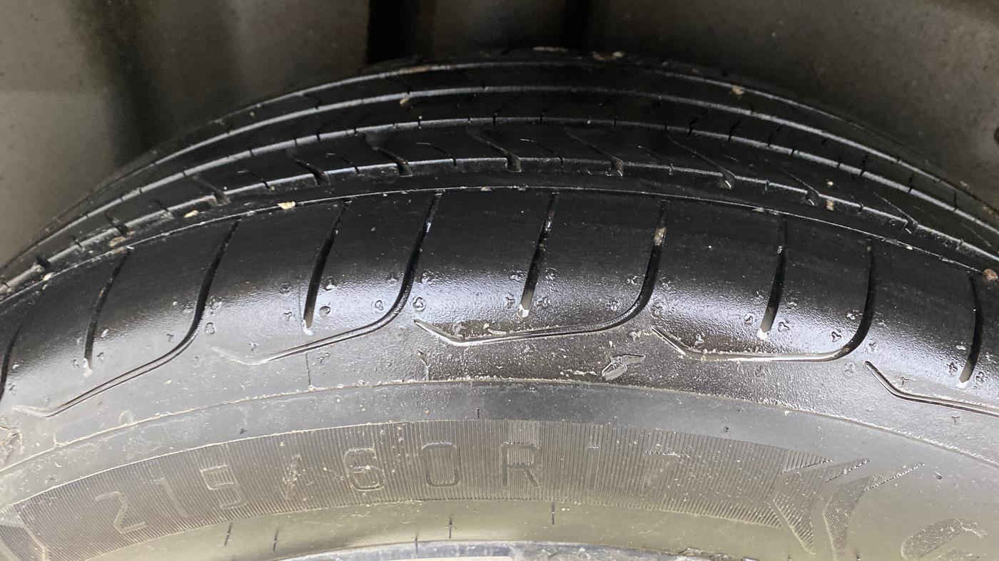 2019 MG HECTOR SHARP 1.5 DCT PETROL, Petrol, Automatic, 64,137 km, Right Rear Tyre Tread