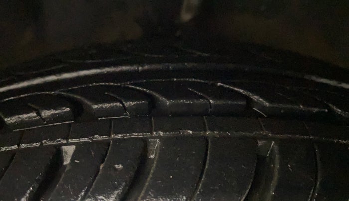 2012 Hyundai i10 SPORTZ 1.2 AT, Petrol, Automatic, 39,335 km, Right Front Tyre Tread