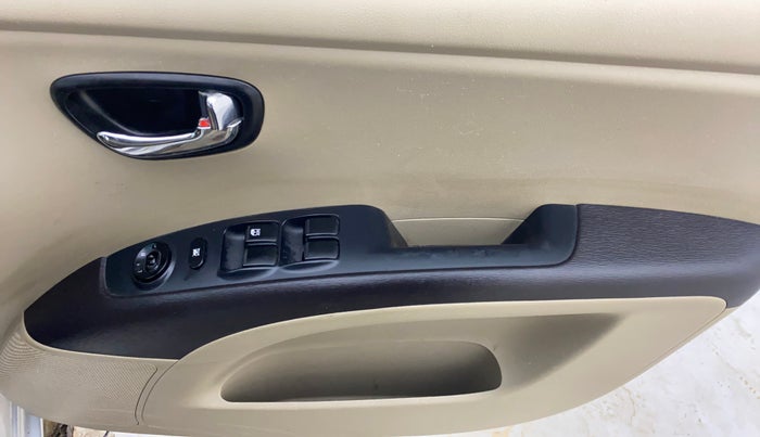 2012 Hyundai i10 SPORTZ 1.2 AT, Petrol, Automatic, 39,335 km, Driver Side Door Panels Control