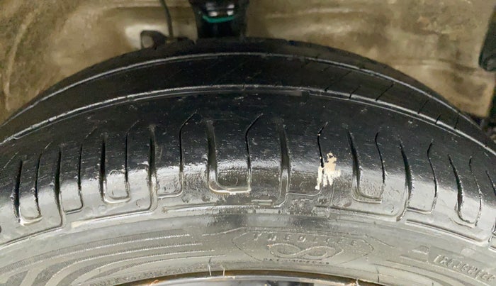 2017 Maruti Wagon R 1.0 VXI, Petrol, Manual, 75,779 km, Right Front Tyre Tread