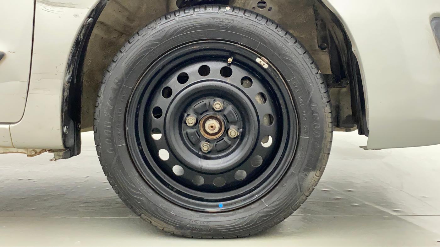 2017 Maruti Wagon R 1.0 VXI, Petrol, Manual, 75,779 km, Right Front Wheel