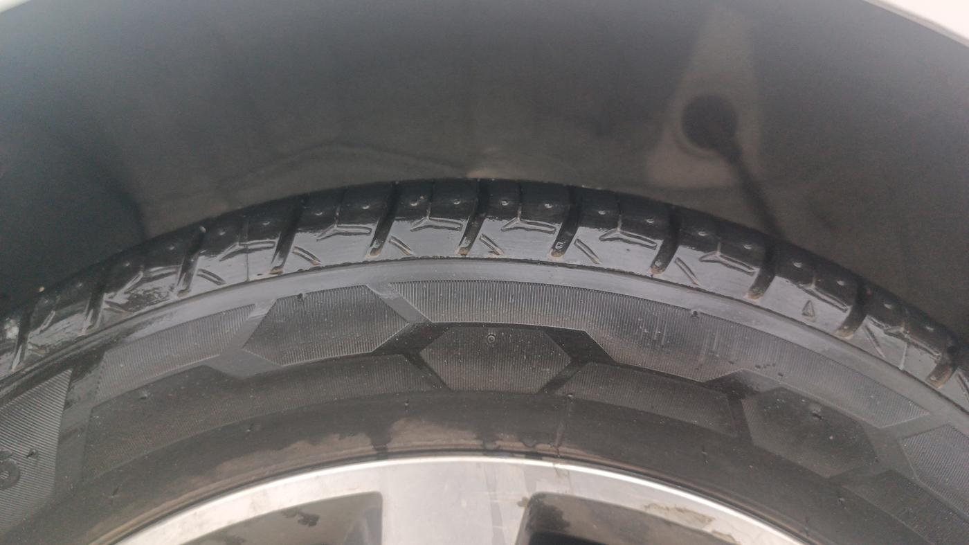 2014 Hyundai Verna FLUIDIC 1.6 VTVT SX, Petrol, Manual, 49,410 km, Right Rear Tyre Tread