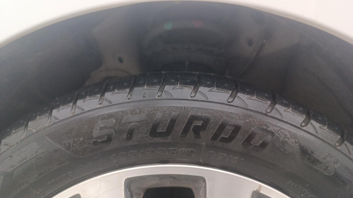2014 Hyundai Verna FLUIDIC 1.6 VTVT SX, Petrol, Manual, 49,410 km, Left Front Tyre Tread