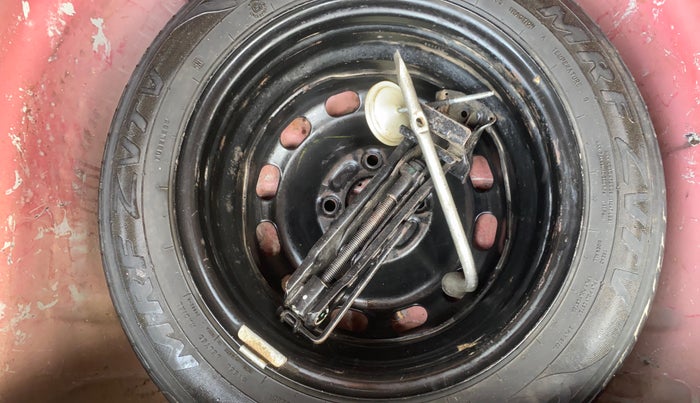 2012 Ford Figo TITANIUM 1.4 DIESEL, Diesel, Manual, 1,20,381 km, Spare Tyre