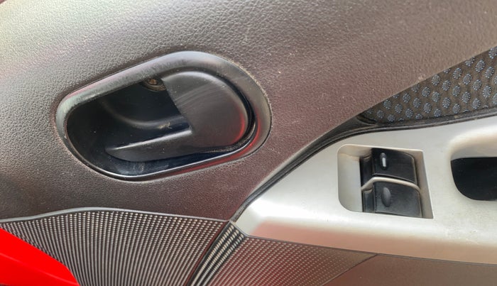 2012 Ford Figo TITANIUM 1.4 DIESEL, Diesel, Manual, 1,20,381 km, Driver Side Door Panels Control