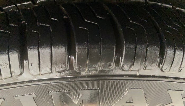 2012 Ford Figo TITANIUM 1.4 DIESEL, Diesel, Manual, 1,20,381 km, Left Front Tyre Tread