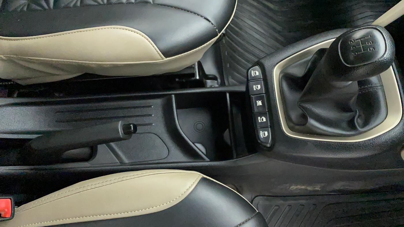 2020 Hyundai NEW SANTRO SPORTZ 1.1, Petrol, Manual, 32,757 km, Gear Lever