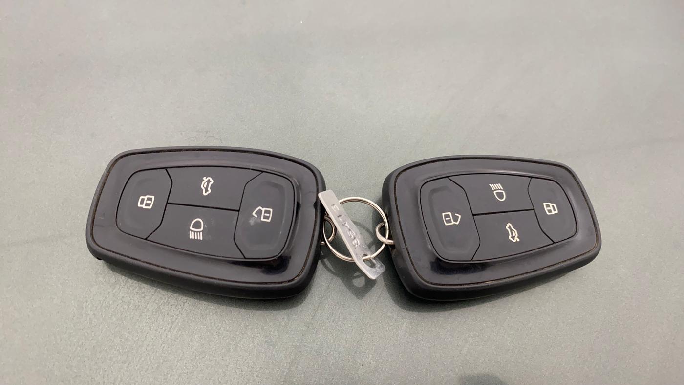 2021 Tata TIAGO NRG XZ MT, Petrol, Manual, 1,12,255 km, Key Close Up