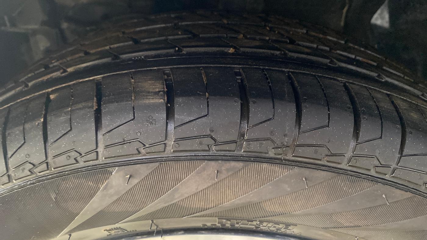 2017 Maruti S Cross ZETA 1.3, Diesel, Manual, 90,181 km, Left Front Tyre Tread