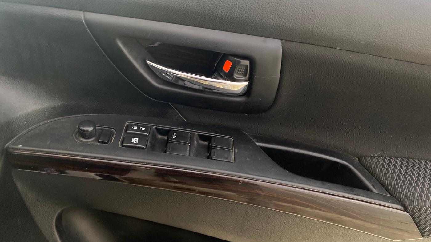 2017 Maruti S Cross ZETA 1.3, Diesel, Manual, 90,181 km, Driver Side Door Panels Control