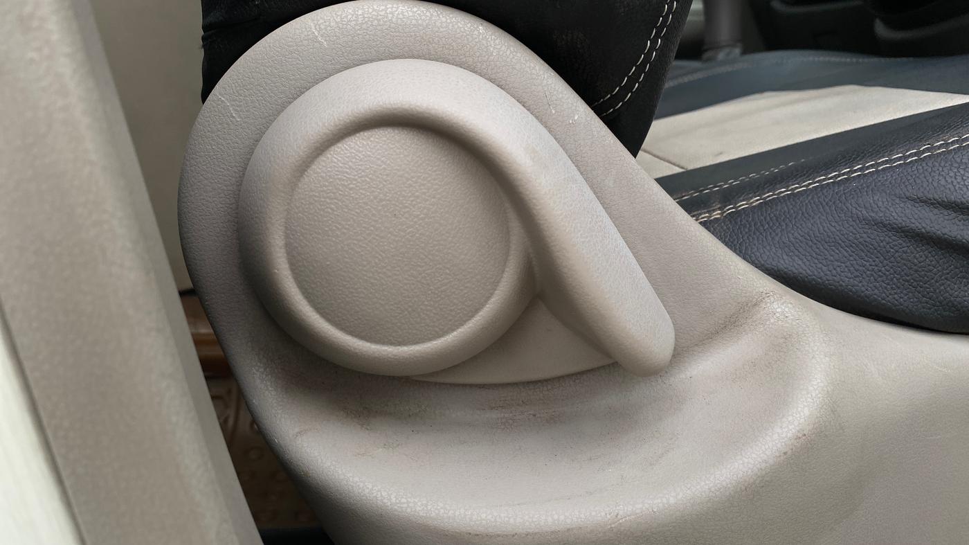 2016 Renault Pulse RXL PETROL, Petrol, Manual, 99,676 km, Driver Side Adjustment Panel