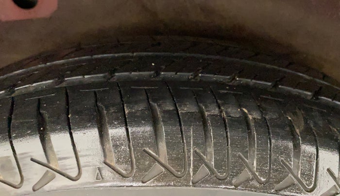2013 Hyundai i10 MAGNA 1.2, Petrol, Manual, 43,965 km, Right Rear Tyre Tread