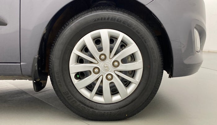 2016 Hyundai i10 SPORTZ 1.1 IRDE2, Petrol, Manual, 25,752 km, Right Front Wheel