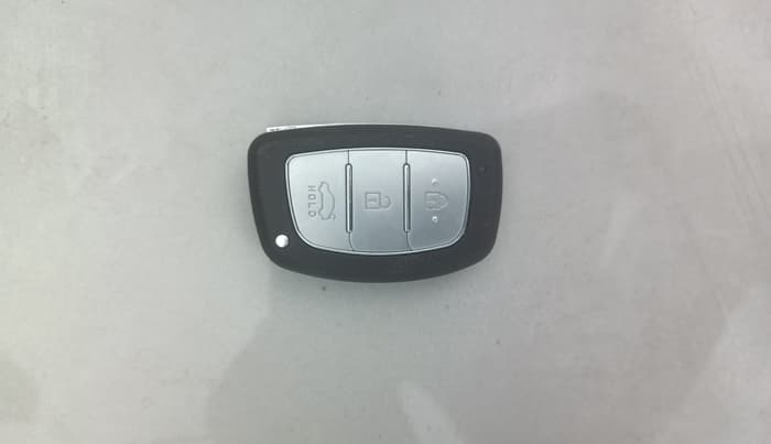 2014 Hyundai Grand i10 ASTA AT 1.2 KAPPA VTVT, Petrol, Automatic, 1,00,172 km, Key Close Up