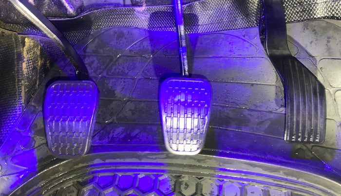 2022 Tata PUNCH PURE MT, Petrol, Manual, 34,449 km, Pedals