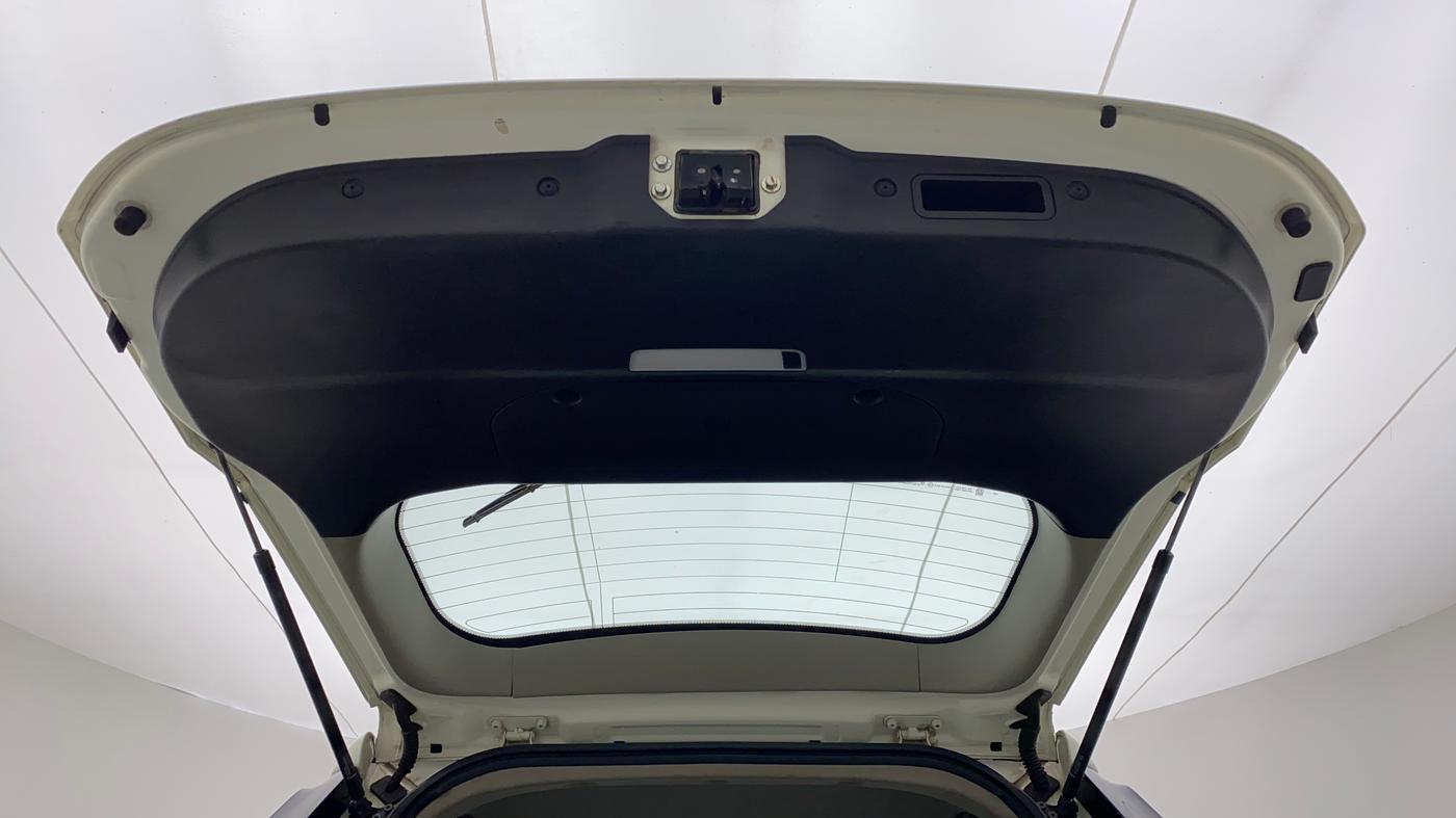 2019 Mahindra XUV500 W11, Diesel, Manual, 64,672 km, Boot Door Open