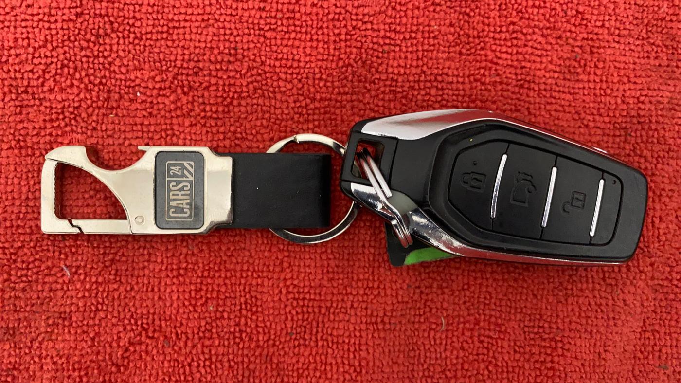 2019 Mahindra XUV500 W11, Diesel, Manual, 64,672 km, Key Close Up