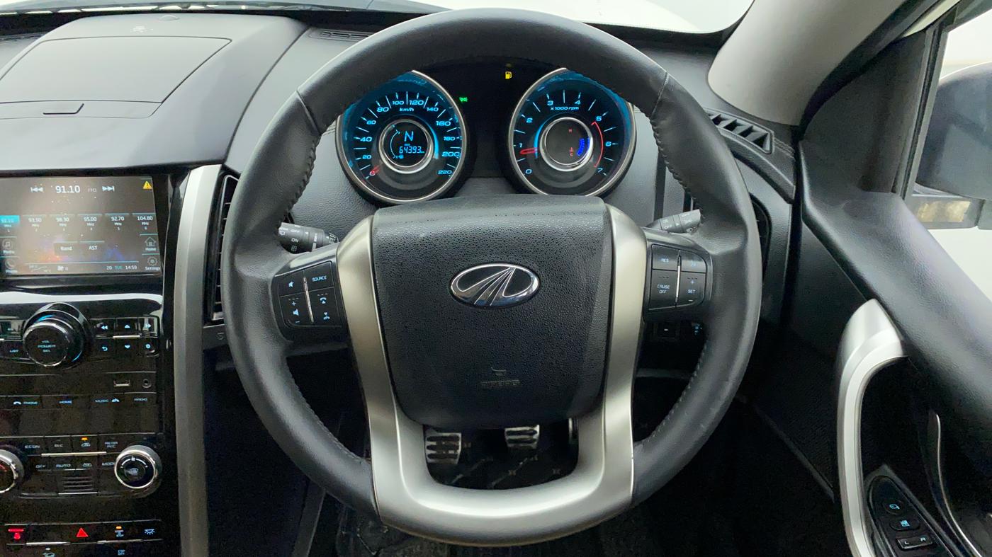 2019 Mahindra XUV500 W11, Diesel, Manual, 64,672 km, Steering Wheel Close Up