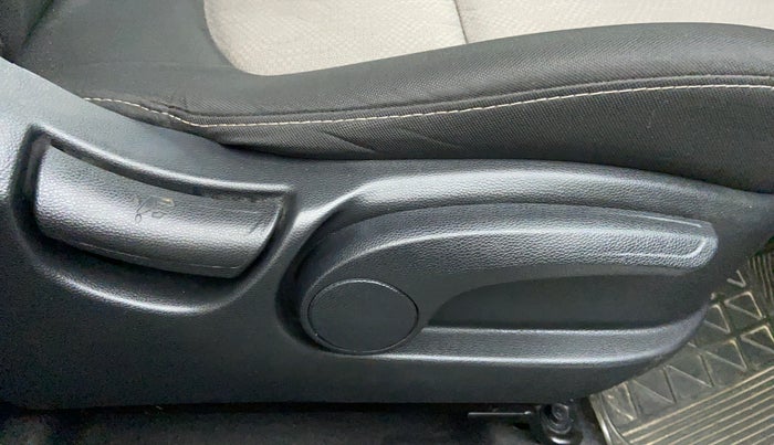 2019 Hyundai Creta 1.6 VTVT SX AUTO, Petrol, Automatic, 15,086 km, Driver Side Adjustment Panel