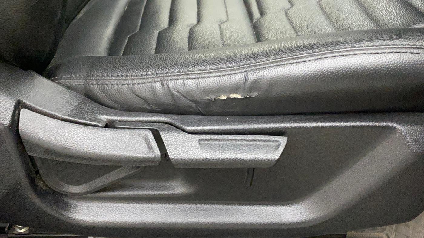 2021 KIA SONET HTK PLUS 1.5 AT, Diesel, Automatic, 85,480 km, Driver Side Adjustment Panel