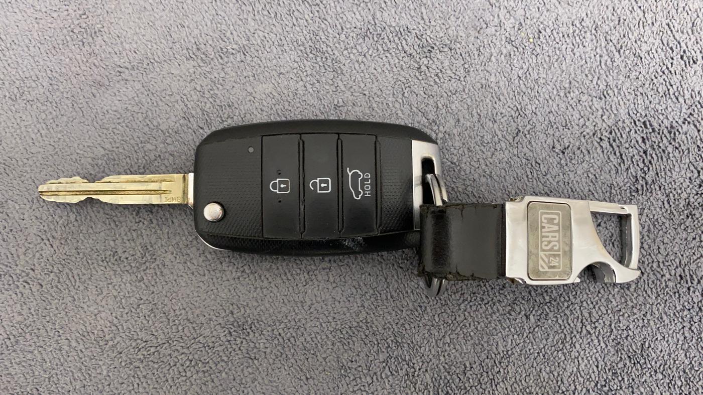 2021 KIA SONET HTK PLUS 1.5 AT, Diesel, Automatic, 85,480 km, Key Close Up