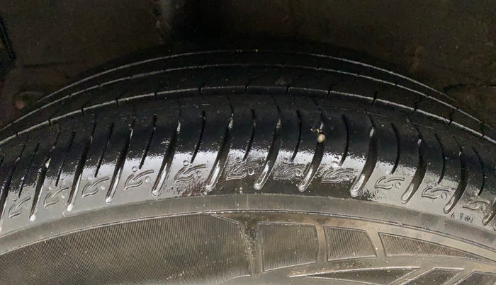 2021 KIA SONET HTK PLUS 1.5 AT, Diesel, Automatic, 85,480 km, Right Rear Tyre Tread