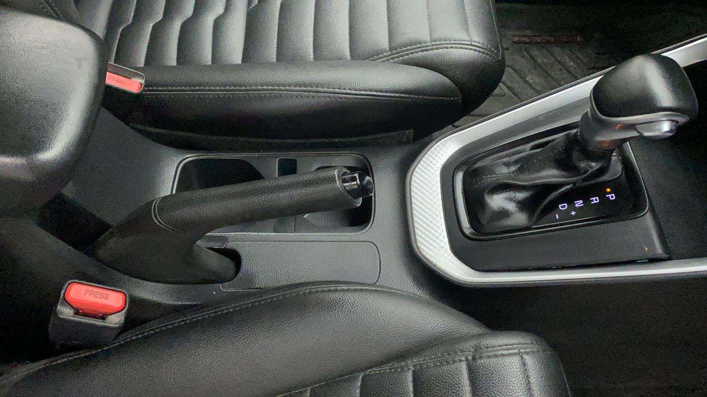 2021 KIA SONET HTK PLUS 1.5 AT, Diesel, Automatic, 85,480 km, Gear Lever