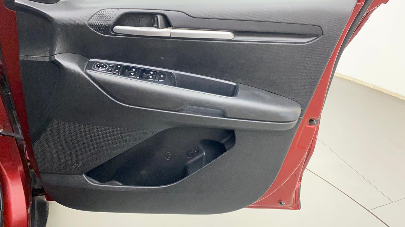 2021 KIA SONET HTK PLUS 1.5 AT, Diesel, Automatic, 85,480 km, Driver Side Door Panels Control