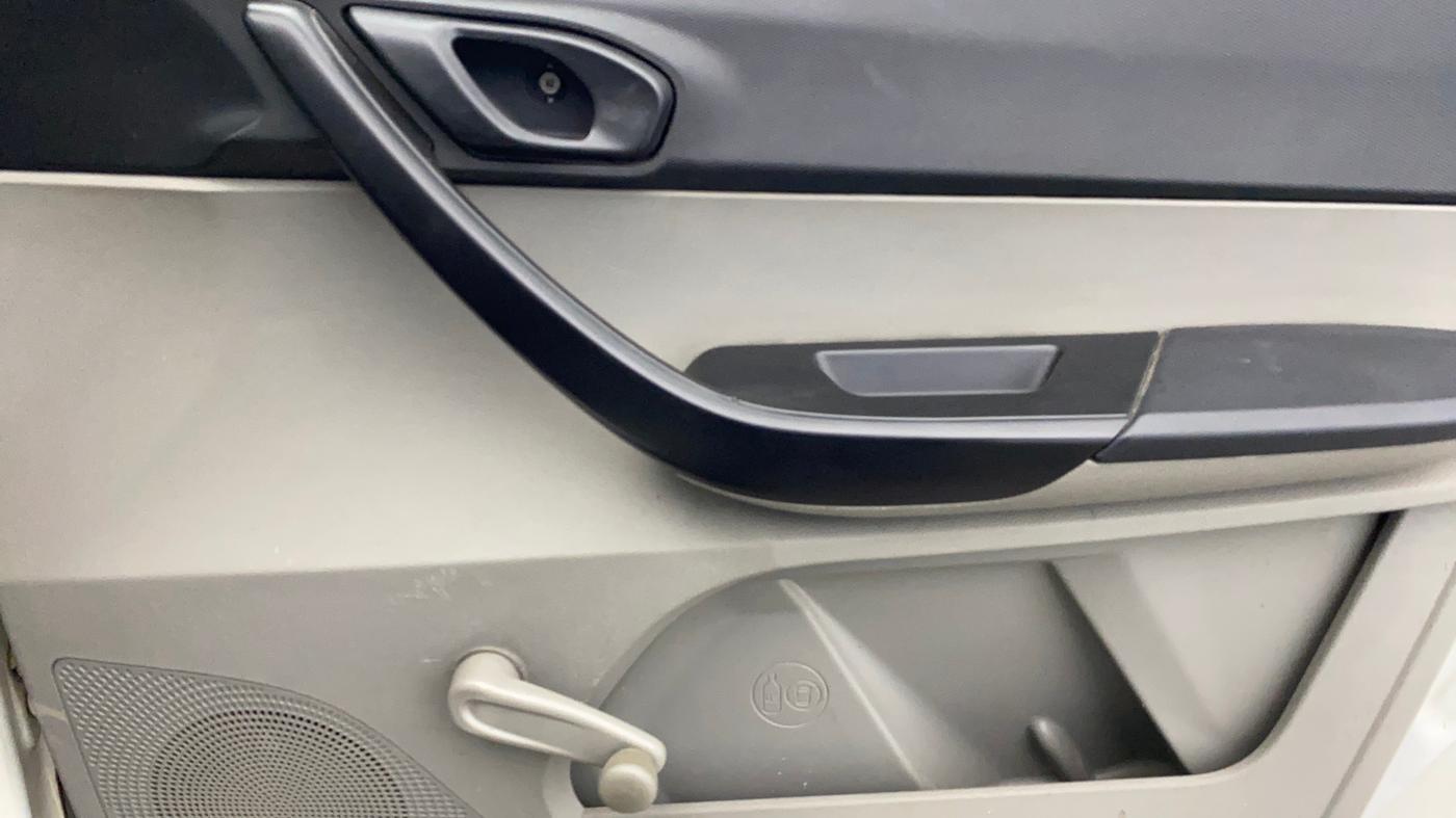 2019 Tata Tiago XE PETROL, Petrol, Manual, 23,034 km, Driver Side Door Panels Control
