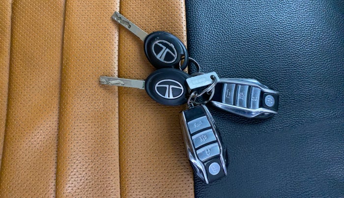 2019 Tata Tiago XE PETROL, Petrol, Manual, 23,026 km, Key Close Up