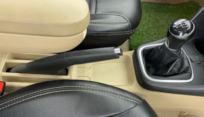 2017 Volkswagen Ameo HIGHLINE 1.2, Petrol, Manual, 41,726 km, Gear Lever