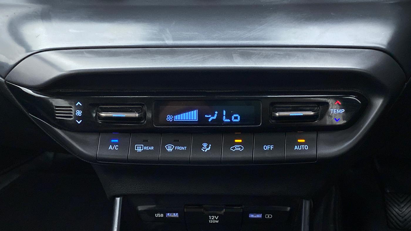 2021 Hyundai NEW I20 ASTA 1.2 MT, Petrol, Manual, 18,526 km, Automatic Climate Control