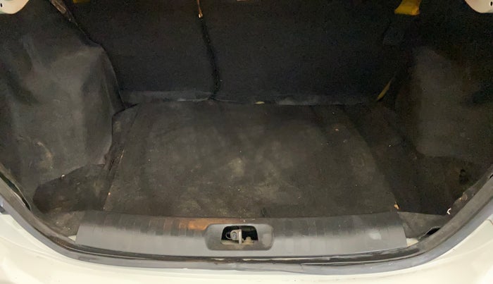 2015 Maruti Swift Dzire VXI, Petrol, Manual, 60,740 km, Boot Inside