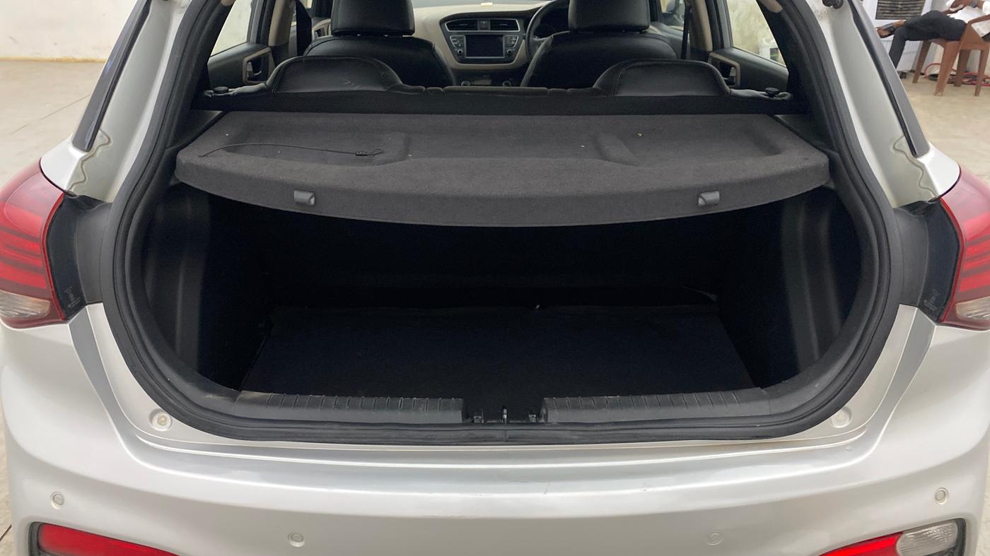 2018 Hyundai Elite i20 ASTA 1.2  CVT, Petrol, Automatic, 82,182 km, Boot Inside