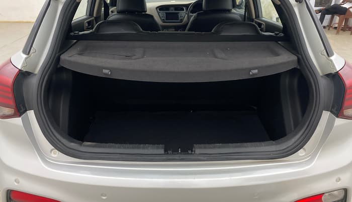 2018 Hyundai Elite i20 ASTA 1.2  CVT, Petrol, Automatic, 82,182 km, Boot Inside
