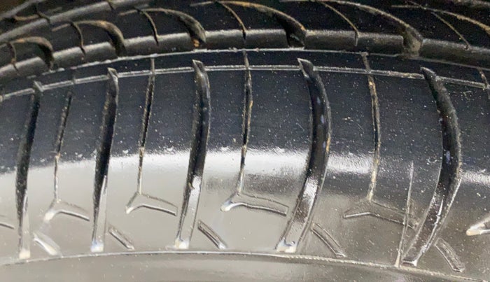 2018 Hyundai Elite i20 ASTA 1.2, Petrol, Manual, 67,406 km, Right Front Tyre Tread