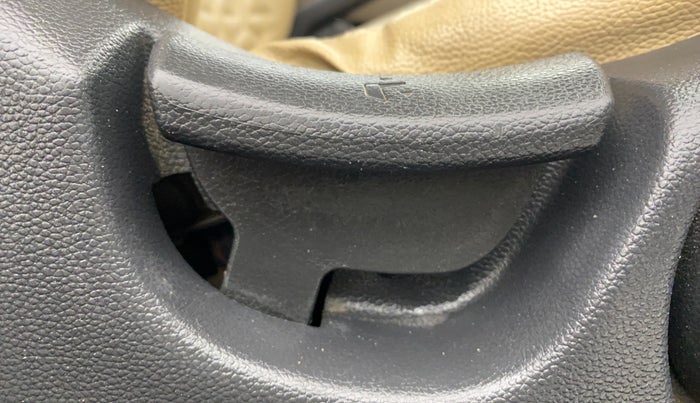 2018 Hyundai Elite i20 ASTA 1.2, Petrol, Manual, 67,406 km, Driver Side Adjustment Panel