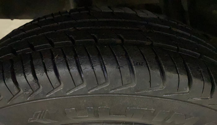 2017 Renault Kwid RXT 1.0 AMT, Petrol, Automatic, 53,753 km, Right Rear Tyre Tread