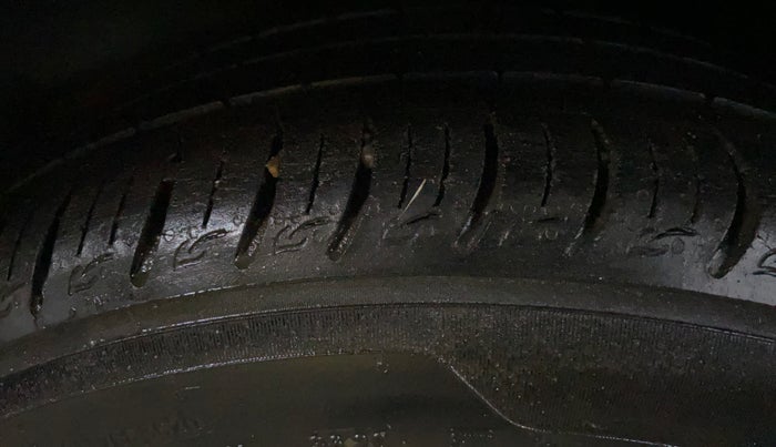 2020 Tata ALTROZ XZ PETROL, Petrol, Manual, 39,370 km, Right Rear Tyre Tread