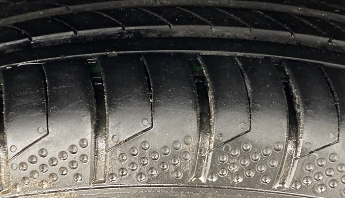 2018 Tata NEXON XE PETROL, Petrol, Manual, 55,585 km, Right Front Tyre Tread