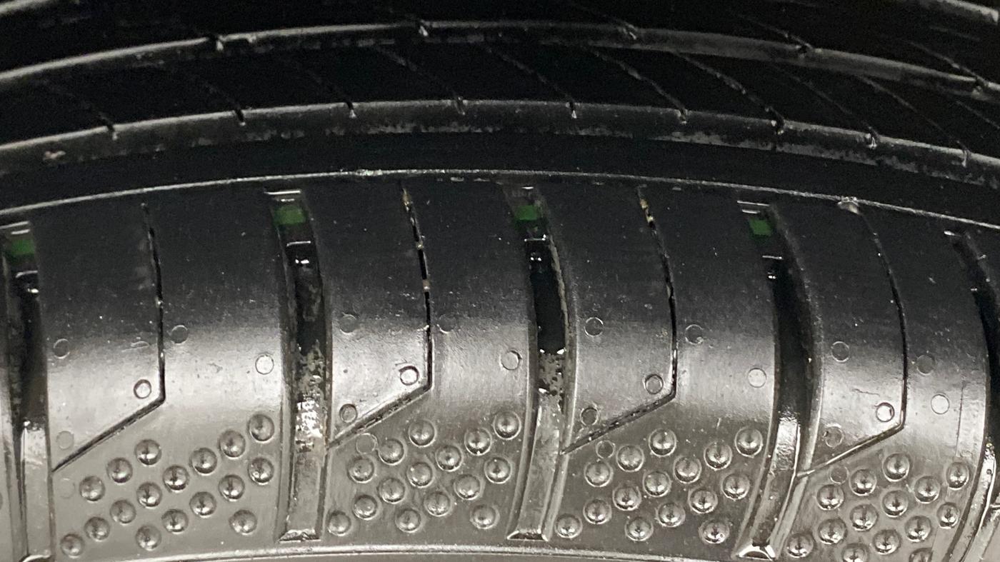 2018 Tata NEXON XE PETROL, Petrol, Manual, 55,585 km, Right Rear Tyre Tread