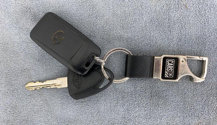 2015 Tata Nano TWIST XTA, Petrol, Automatic, 16,780 km, Key Close Up