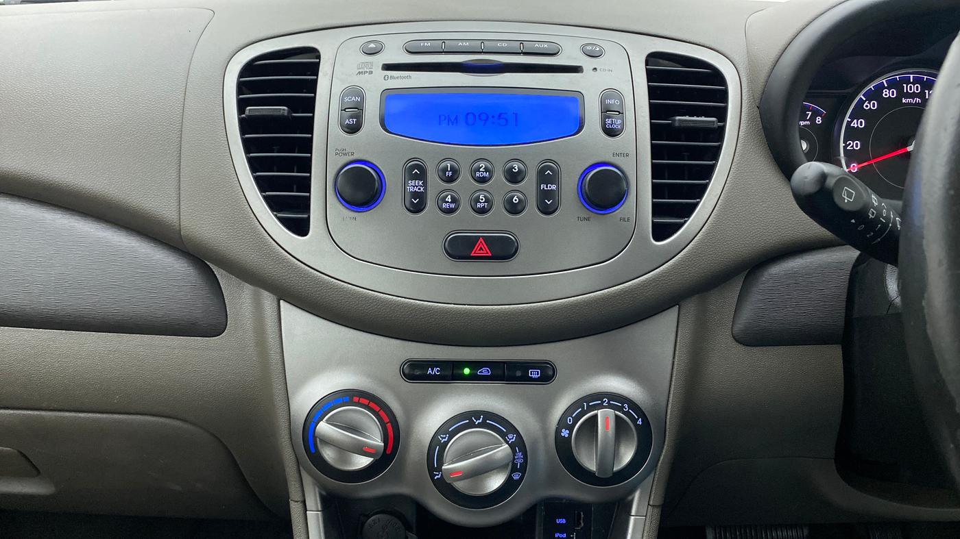 2013 Hyundai i10 ASTA 1.2 AT SUNROOF, Petrol, Automatic, 50,536 km, Air Conditioner