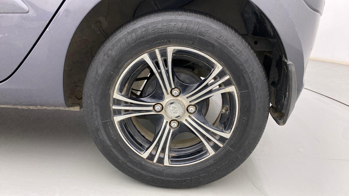 2013 Hyundai i10 ASTA 1.2 AT SUNROOF, Petrol, Automatic, 50,536 km, Left Rear Wheel