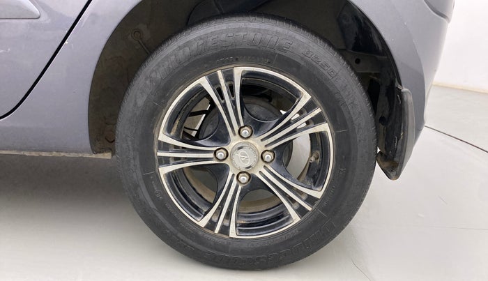 2013 Hyundai i10 ASTA 1.2 AT SUNROOF, Petrol, Automatic, 50,536 km, Left Rear Wheel
