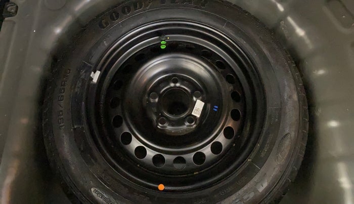 2022 Hyundai VENUE SX 1.2 PETROL, Petrol, Manual, 33,192 km, Spare Tyre