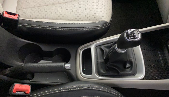 2022 Hyundai VENUE SX 1.2 PETROL, Petrol, Manual, 33,192 km, Gear Lever