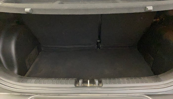 2022 Hyundai VENUE SX 1.2 PETROL, Petrol, Manual, 33,192 km, Boot Inside