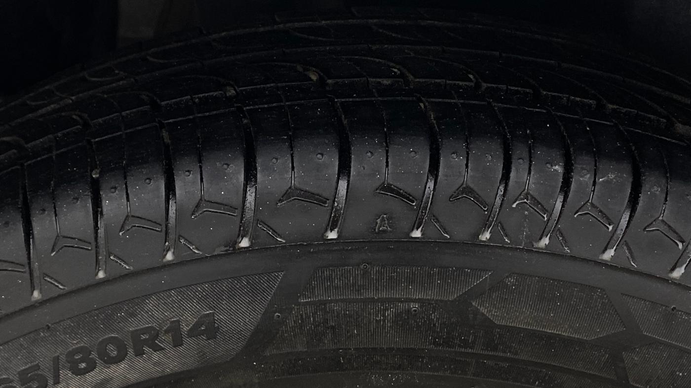 2019 Maruti Swift VXI, Petrol, Manual, 67,839 km, Right Rear Tyre Tread