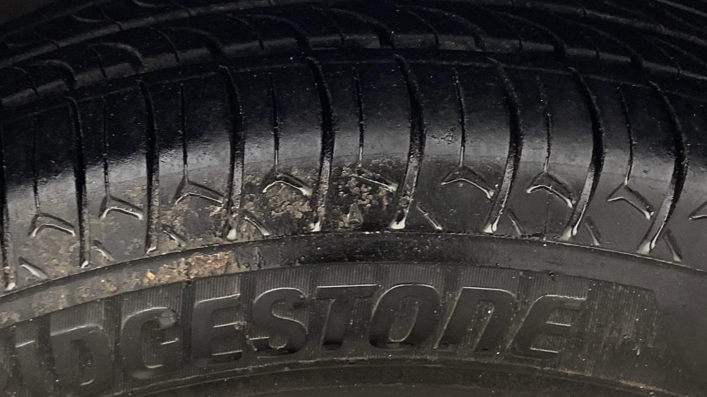 2019 Maruti Swift VXI, Petrol, Manual, 67,839 km, Right Front Tyre Tread